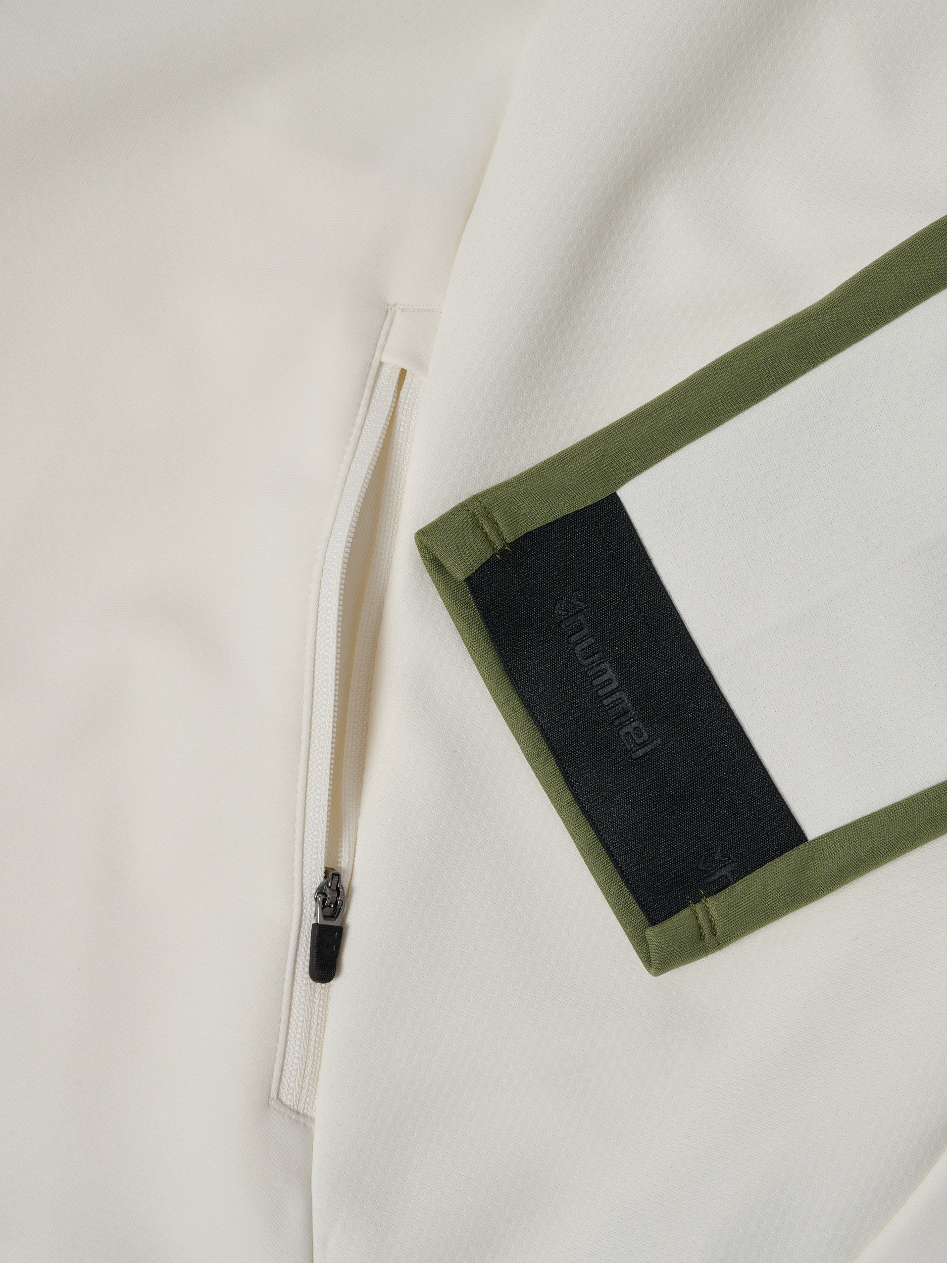 Veste zippée présentation crème 2025-2026