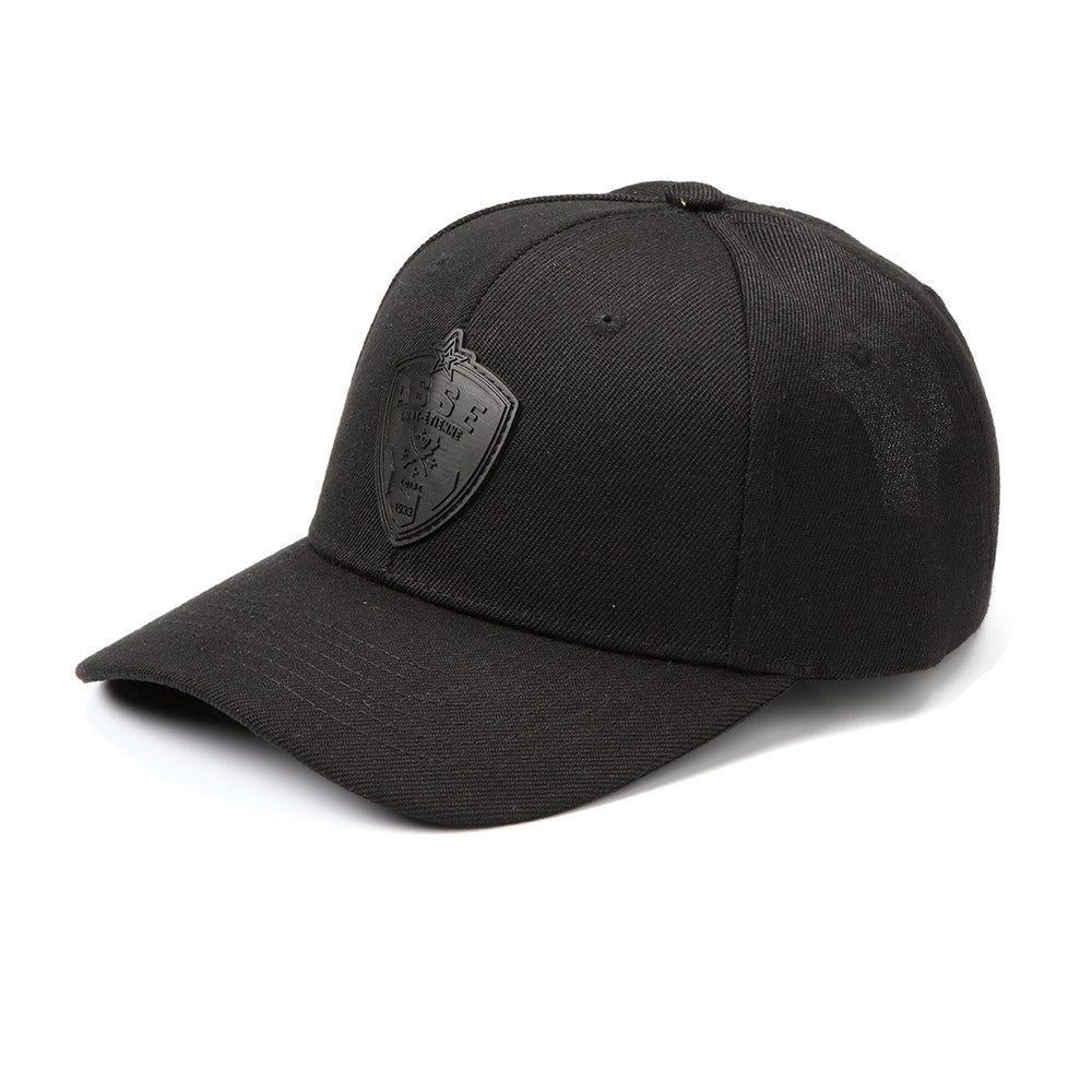 Casquette noire avec logo noir